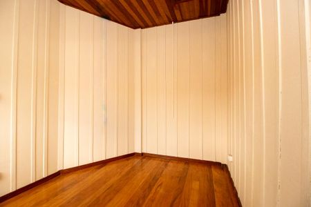 Casa à venda com 175m², 3 quartos e 2 vagas Casa à venda com 175m², 3 quartos e 2 vagasQuarto 2