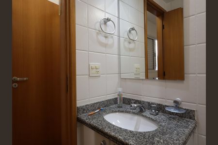 Apartamento à venda com 78m², 3 quartos e 2 vagasBanheiro da Suíte
