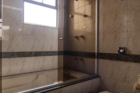 Apartamento à venda com 160m², 4 quartos e 2 vagas Apartamento à venda com 160m², 4 quartos e 2 vagasBanheiro da Suíte