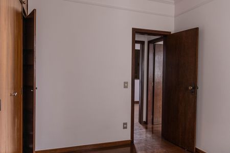Apartamento à venda com 160m², 4 quartos e 2 vagas Apartamento à venda com 160m², 4 quartos e 2 vagasQuarto 2
