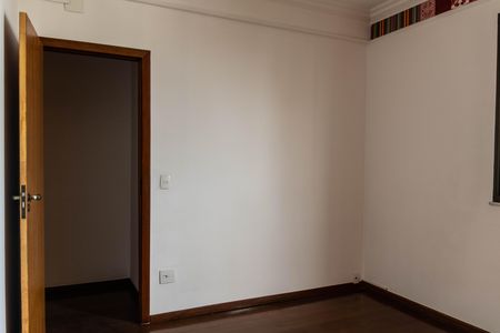 Apartamento à venda com 160m², 4 quartos e 2 vagas Apartamento à venda com 160m², 4 quartos e 2 vagasSuíte