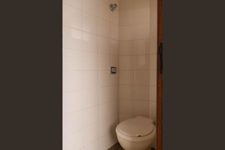 Apartamento à venda com 160m², 4 quartos e 2 vagas Apartamento à venda com 160m², 4 quartos e 2 vagasBanheiro de serviço