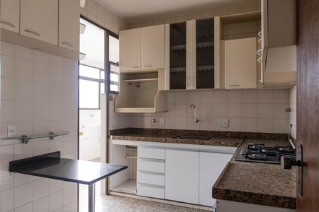Apartamento à venda com 160m², 4 quartos e 2 vagas Apartamento à venda com 160m², 4 quartos e 2 vagasCozinha