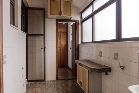 Apartamento à venda com 160m², 4 quartos e 2 vagas Apartamento à venda com 160m², 4 quartos e 2 vagasÁrea de Serviço