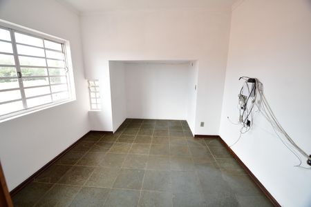 Casa para alugar com 284m², 3 quartos e 5 vagasEscritório