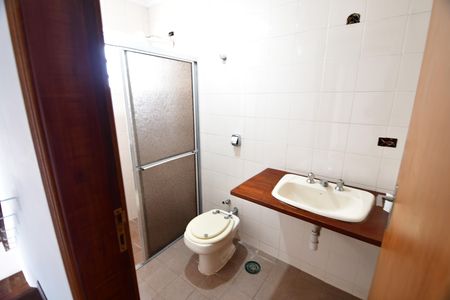 Casa para alugar com 284m², 3 quartos e 5 vagasBanheiro Social