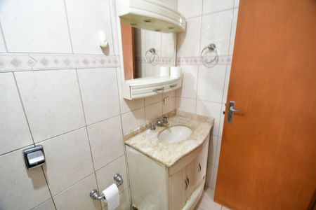 Casa para alugar com 284m², 3 quartos e 5 vagasBanheiro