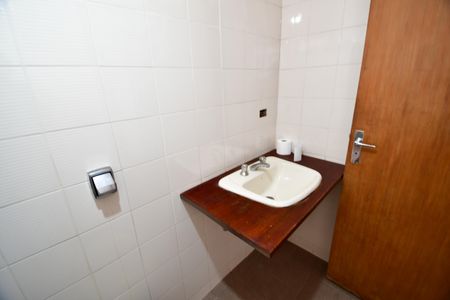 Casa para alugar com 284m², 3 quartos e 5 vagasBanheiro Social