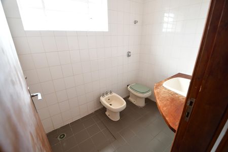 Casa para alugar com 284m², 3 quartos e 5 vagasBanheiro Suíte