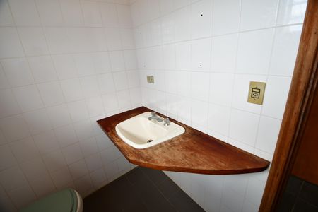 Casa para alugar com 284m², 3 quartos e 5 vagasBanheiro Suíte