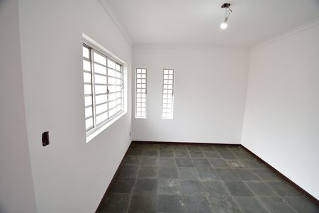 Casa para alugar com 284m², 3 quartos e 5 vagasSala