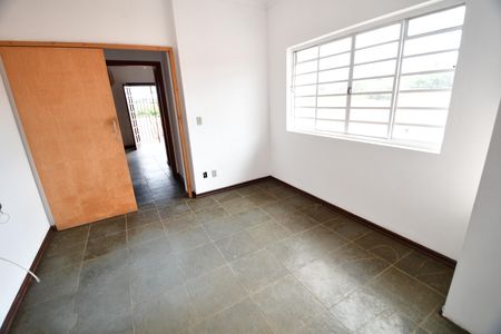 Casa para alugar com 284m², 3 quartos e 5 vagasEscritório