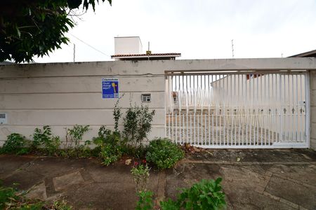Casa para alugar com 284m², 3 quartos e 5 vagasFachada / Placa