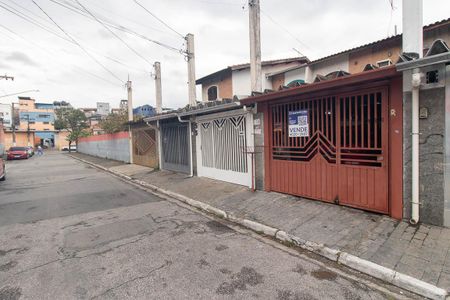 Casa à venda com 82m², 2 quartos e 2 vagas Casa à venda com 82m², 2 quartos e 2 vagasFachada
