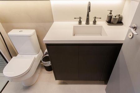Apartamento à venda com 96m², 2 quartos e 2 vagas Apartamento à venda com 96m², 2 quartos e 2 vagasBanheiro da Suíte 2