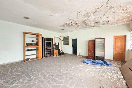 Casa à venda com 1000m², 4 quartos e 10 vagas Casa à venda com 1000m², 4 quartos e 10 vagasÁrea externa