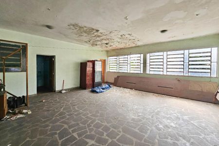 Casa à venda com 1000m², 4 quartos e 10 vagas Casa à venda com 1000m², 4 quartos e 10 vagasÁrea externa