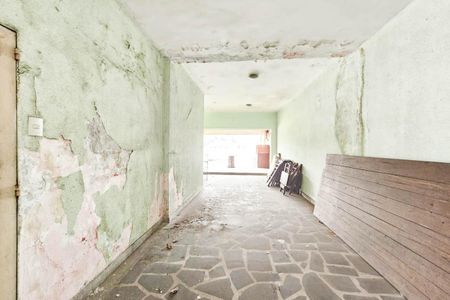Casa à venda com 1000m², 4 quartos e 10 vagas Casa à venda com 1000m², 4 quartos e 10 vagasÁrea externa