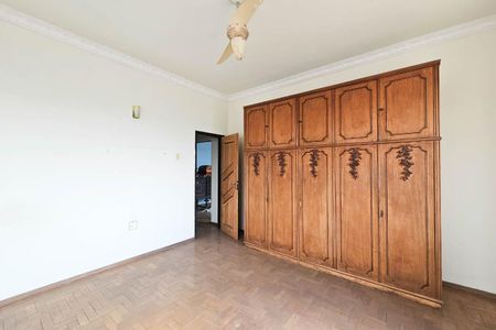 Casa à venda com 1000m², 4 quartos e 10 vagas Casa à venda com 1000m², 4 quartos e 10 vagasQuarto 1