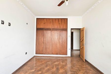 Casa à venda com 1000m², 4 quartos e 10 vagas Casa à venda com 1000m², 4 quartos e 10 vagasQuarto 3