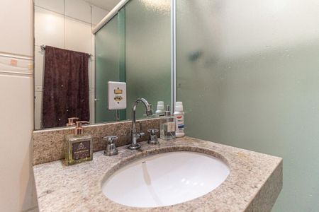 Apartamento à venda com 61m², 2 quartos e 1 vaga Apartamento à venda com 61m², 2 quartos e 1 vagaBanheiro