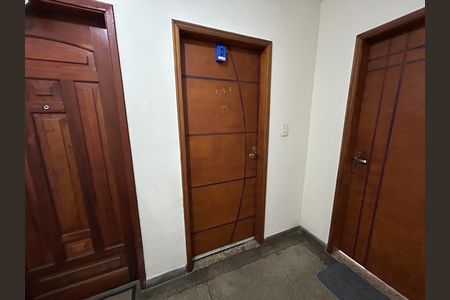 Apartamento para alugar com 68m², 2 quartos e 1 vagaLockBox