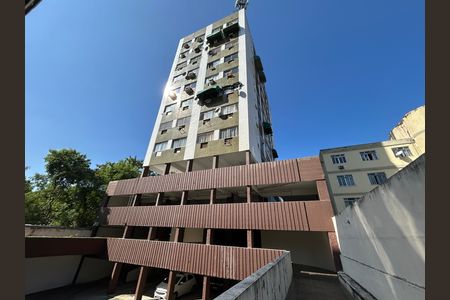 Apartamento para alugar com 68m², 2 quartos e 1 vagaFachada