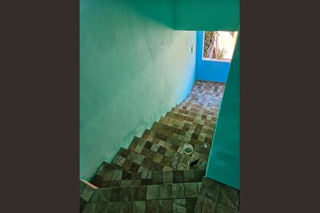 Casa para alugar com 90m², 2 quartos e sem vaga Casa para alugar com 90m², 2 quartos e sem vagaescada