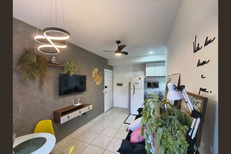 Sala de apartamento para alugar com 1 quarto, 43m² em Anil, Rio de Janeiro