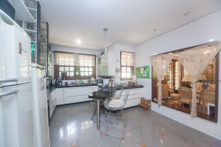 Casa de condomínio à venda com 3000m², 4 quartos e 2 vagas Casa de condomínio à venda com 3000m², 4 quartos e 2 vagasCozinha
