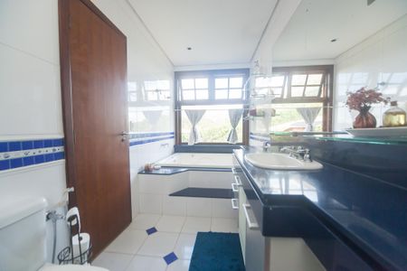 Casa de condomínio à venda com 3000m², 4 quartos e 2 vagas Casa de condomínio à venda com 3000m², 4 quartos e 2 vagasBanheiro suite 2
