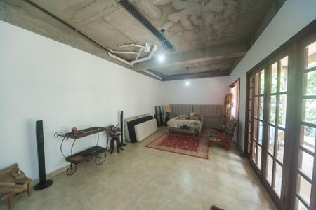 Casa de condomínio à venda com 3000m², 4 quartos e 2 vagas Casa de condomínio à venda com 3000m², 4 quartos e 2 vagasStudio