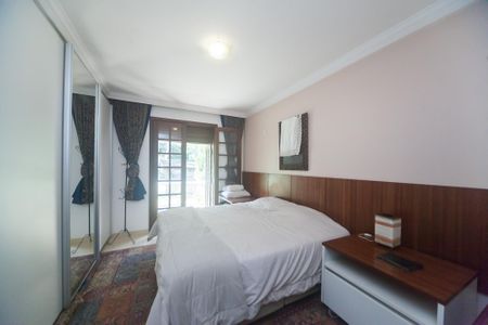 Casa de condomínio à venda com 3000m², 4 quartos e 2 vagas Casa de condomínio à venda com 3000m², 4 quartos e 2 vagassuite 2