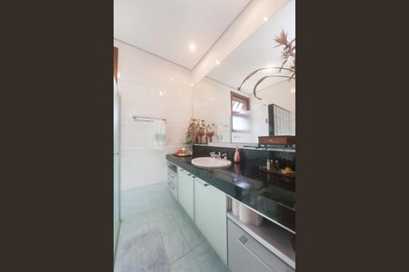 Casa de condomínio à venda com 3000m², 4 quartos e 2 vagas Casa de condomínio à venda com 3000m², 4 quartos e 2 vagasBanheiro Social
