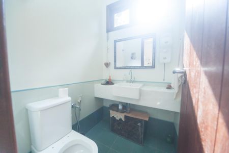 Casa de condomínio à venda com 3000m², 4 quartos e 2 vagas Casa de condomínio à venda com 3000m², 4 quartos e 2 vagasBanheiro edicula