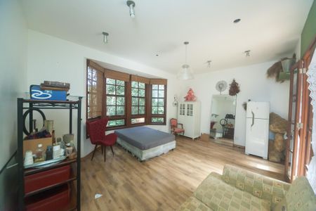 Casa de condomínio à venda com 3000m², 4 quartos e 2 vagas Casa de condomínio à venda com 3000m², 4 quartos e 2 vagasedicula