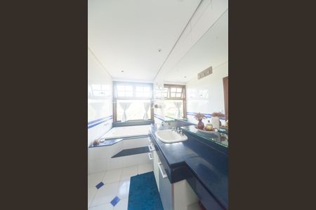 Casa de condomínio à venda com 3000m², 4 quartos e 2 vagas Casa de condomínio à venda com 3000m², 4 quartos e 2 vagasBanheiro suite 2