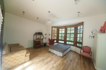 Casa de condomínio à venda com 3000m², 4 quartos e 2 vagas Casa de condomínio à venda com 3000m², 4 quartos e 2 vagasedicula