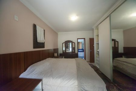 Casa de condomínio à venda com 3000m², 4 quartos e 2 vagas Casa de condomínio à venda com 3000m², 4 quartos e 2 vagassuite 2