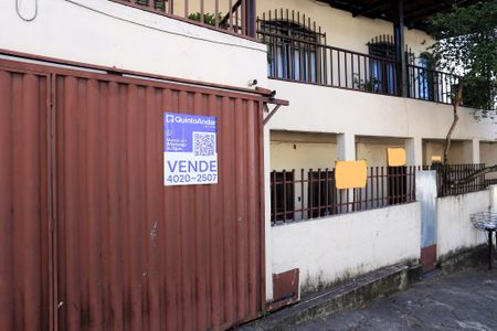 Casa para alugar com 180m², 2 quartos e 2 vagas Casa para alugar com 180m², 2 quartos e 2 vagasFachada com Plaquinha