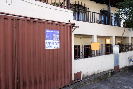 Casa para alugar com 180m², 2 quartos e 2 vagas Casa para alugar com 180m², 2 quartos e 2 vagasFachada
