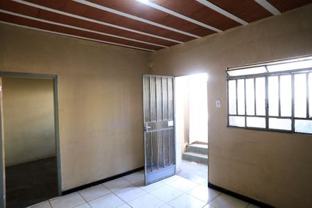 Casa para alugar com 180m², 2 quartos e 2 vagas Casa para alugar com 180m², 2 quartos e 2 vagasSala