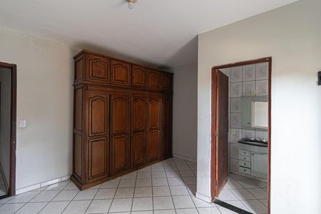 Casa à venda com 160m², 4 quartos e sem vaga Casa à venda com 160m², 4 quartos e sem vagaCasa 1 Suíte