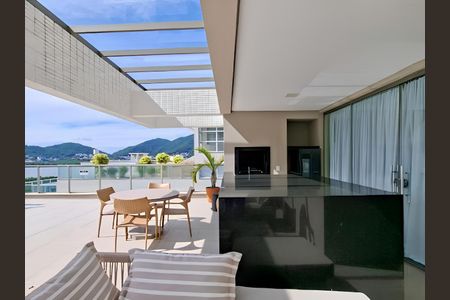 Apartamento para alugar com 107m², 2 quartos e 2 vagas Apartamento para alugar com 107m², 2 quartos e 2 vagasÁrea externa