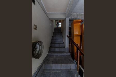 Casa para alugar com 120m², 3 quartos e 1 vaga Casa para alugar com 120m², 3 quartos e 1 vagaEscada