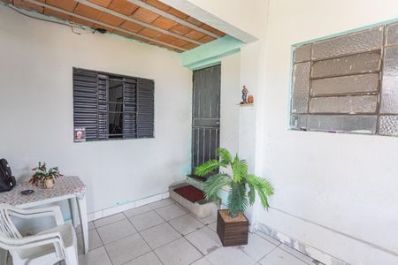 Casa à venda com 200m², 5 quartos e 2 vagas Casa à venda com 200m², 5 quartos e 2 vagasEntrada da Casa 1
