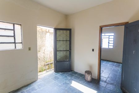 Casa à venda com 200m², 5 quartos e 2 vagas Casa à venda com 200m², 5 quartos e 2 vagasSala da Casa 3