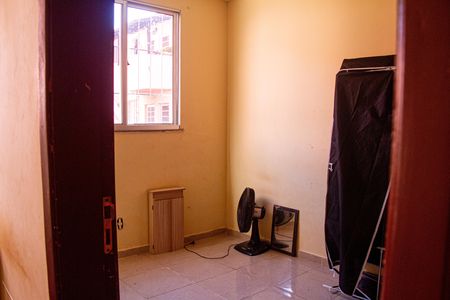 Quarto 1 de apartamento para alugar com 2 quartos, 41m² em Santa Cruz, Rio de Janeiro