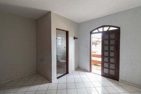 Casa para alugar com 84m², 3 quartos e 1 vaga Casa para alugar com 84m², 3 quartos e 1 vagaSuíte