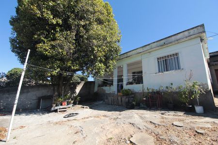 Casa à venda com 212m², 2 quartos e 2 vagasFachada